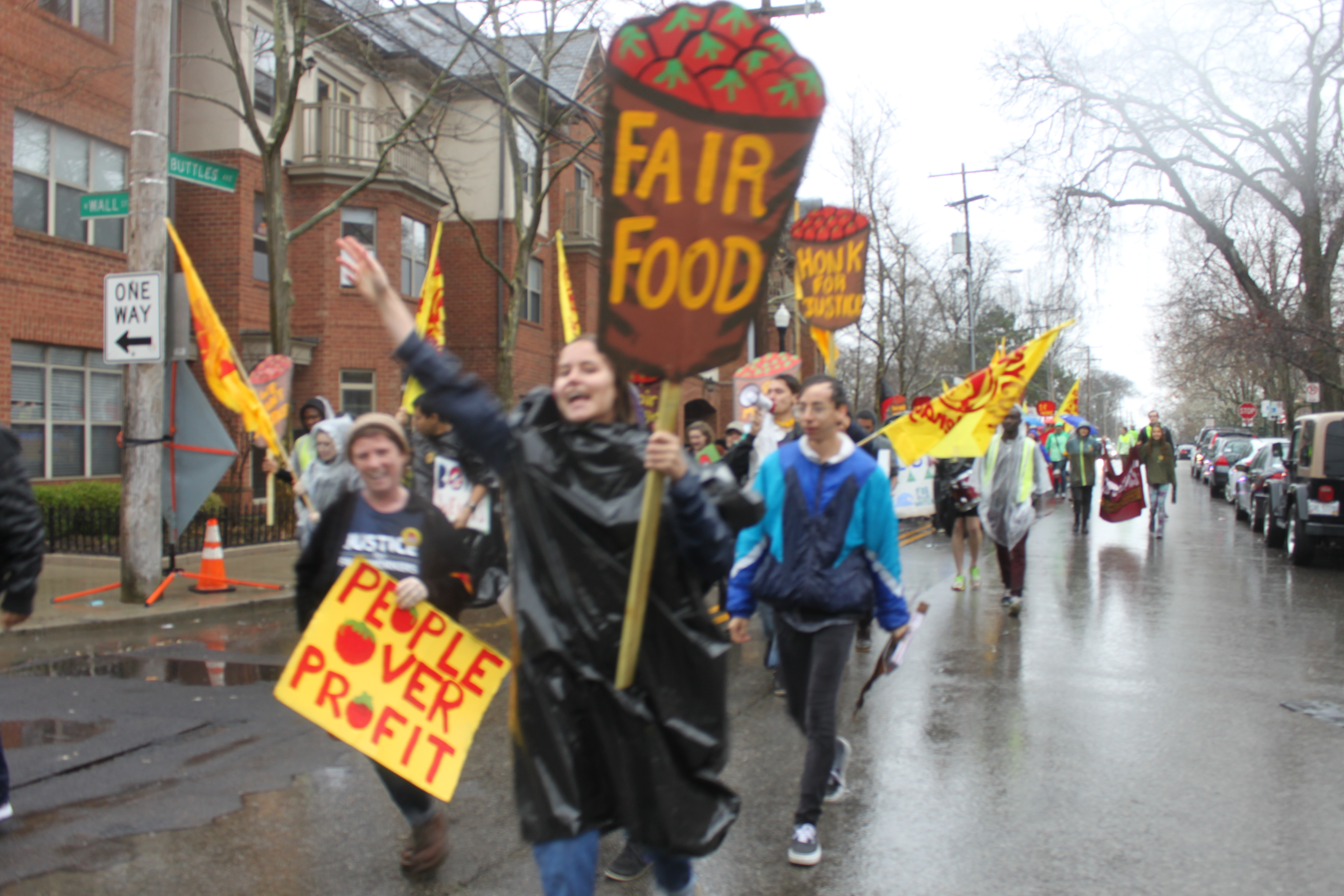 Students join hundreds in Columbus, Ohio for CIW’s weekend of action